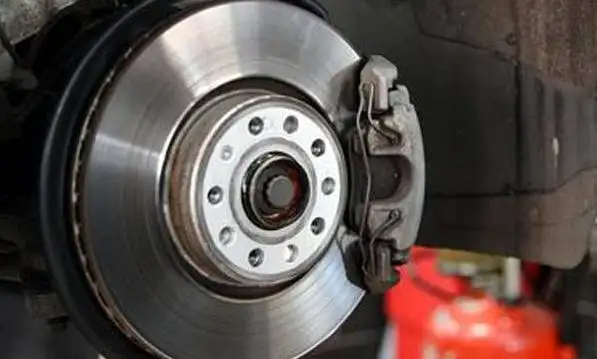 Why is there still abnormal sound after new brake pads are replaced?